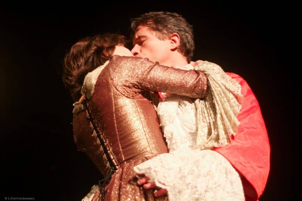 Est-ce que faire du théâtre me permet de mieux interagir avec les personnes ?