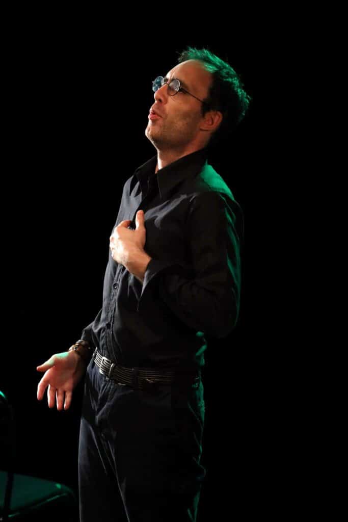 Est-ce que le théâtre n’est pas une confrontation avec soi ?