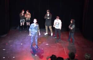 Représentation de fin d'année des cours de théâtre amateurs à Paris, LizArt, au théâtre Clavel