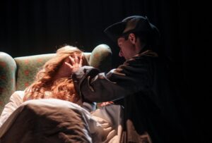 Scène de décès, madeleine dans La petite Molière, cours de théâtre à Paris, Lizart