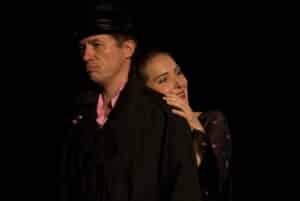 Scene-tendre-entre-deux-comediens-diva-comedie