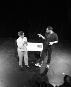 S'exprimer avec assurance sur une scène de théâtre, spectacle de fin d'année des cours de théâtre à Paris, Lizart