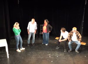Spectacle de fin d'année des cours de théâtre à Paris, Lizart pour garder un esprit ouvert toute l'année.