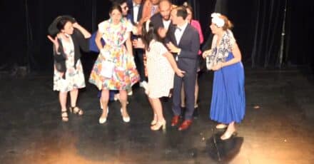 Spectacle des élèves des cours de théâtre à Paris LizArt, niveau Débutant, année 2024