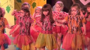 Spectacle pour enfants des cours de théâtre à Paris, Lizart, pour apprendre à être plus tolérant