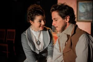scène-entre-deux-comédiens-timides-cours-de-theatre-a-paris-Lizart